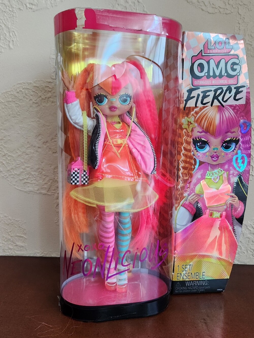 Read Description! LOL Surprise! OMG Fierce Neonlicious Fashion doll
